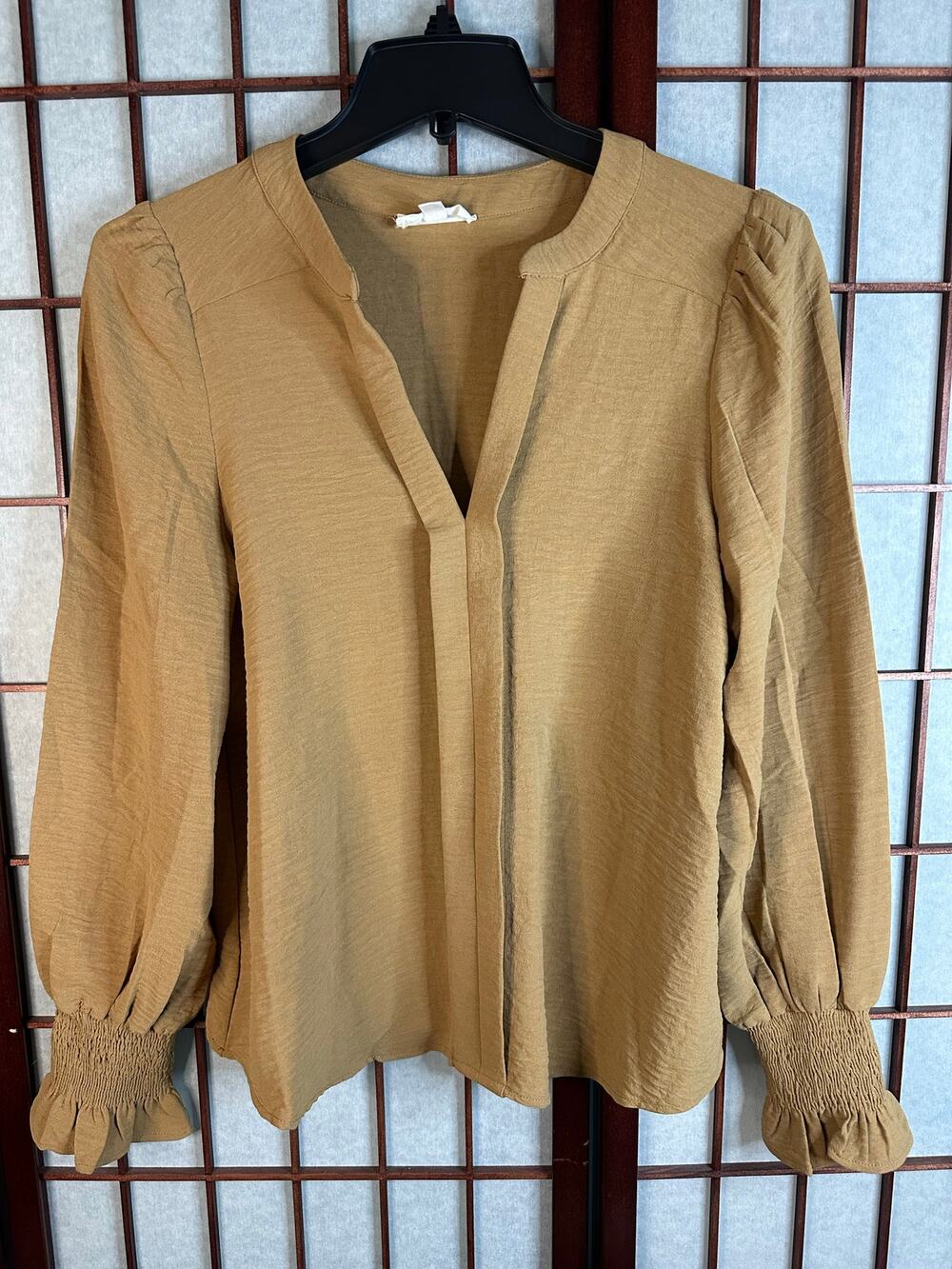 ee:some Women's blouse smocked sleeves tan/beige pleated front size Small